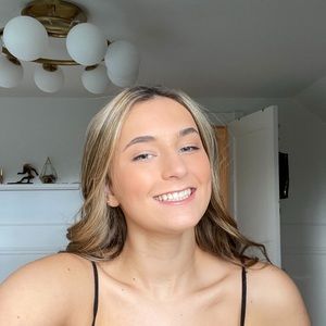 Meet your Posher, Roxana